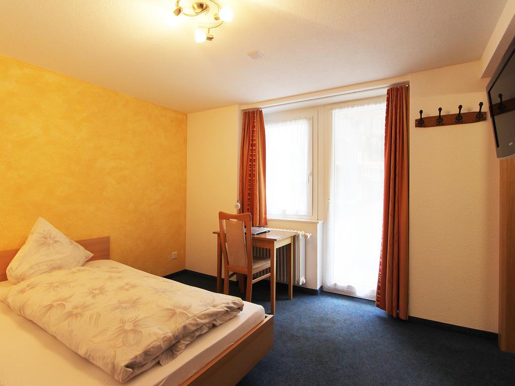 Hotel Monte-Moro Saas-Almagell Zimmer foto