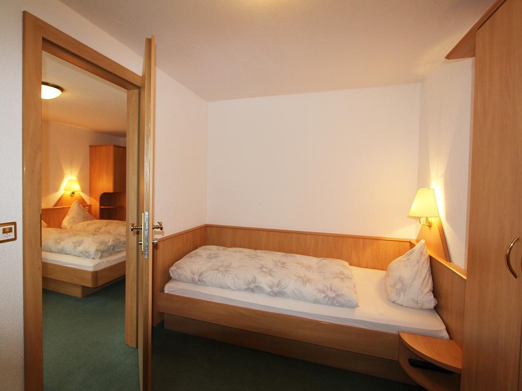 Hotel Monte-Moro Saas-Almagell Zimmer foto
