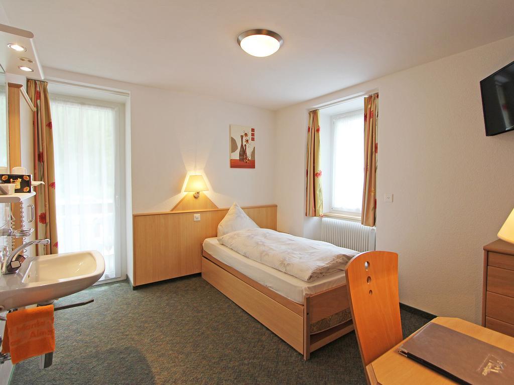 Hotel Monte-Moro Saas-Almagell Zimmer foto